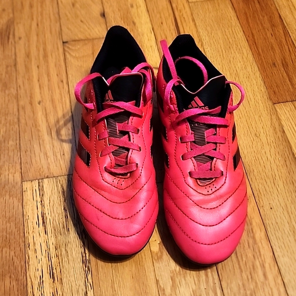 Girls Adiodas Soccer Cleats
